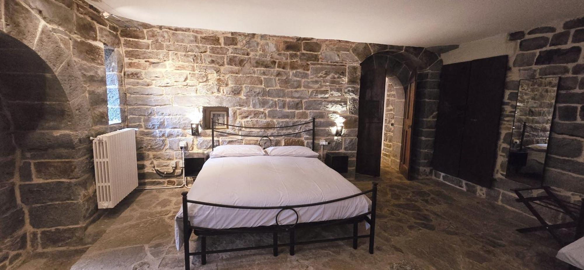 Historical House Medieval Abbey - Al Chiostro Sotto il Monte Εξωτερικό φωτογραφία